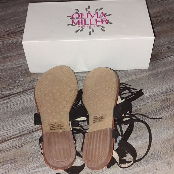 Olivia Miller Black Fringe Sandals Sz 8 NIB - Picture 5 of 6